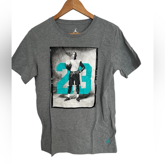 Jordan Gray Graphic T-Shirt - Picture 1 of 5